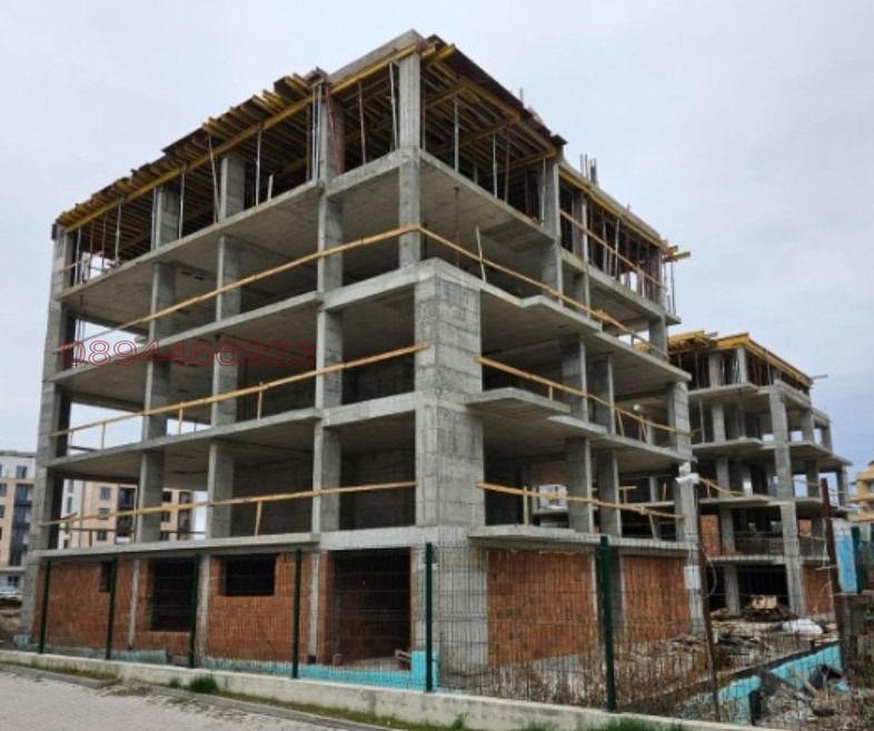 Продава  2-стаен град София , Левски В , 70 кв.м | 88151504 - изображение [3]