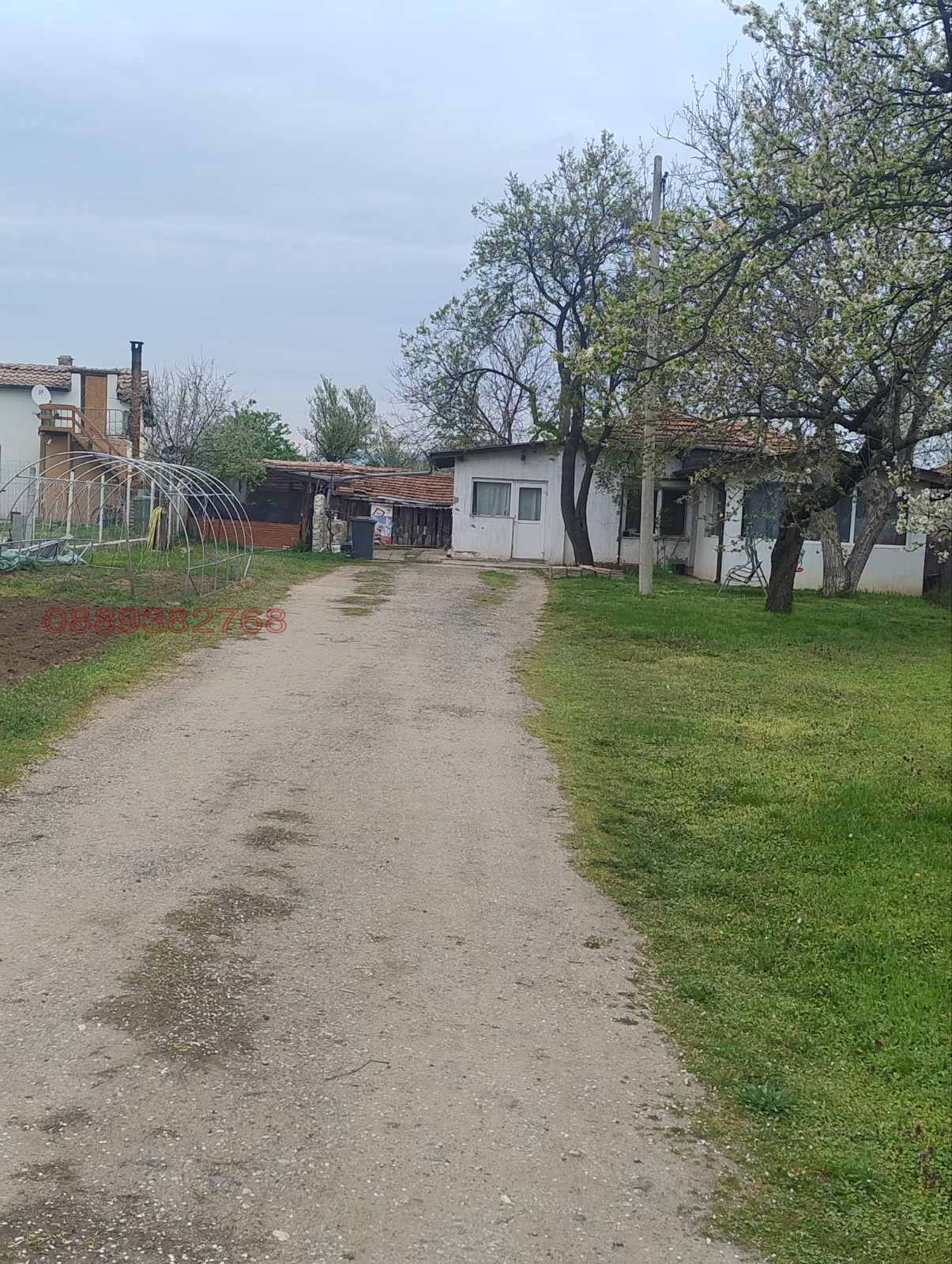 Продава КЪЩА, гр. София, Враждебна