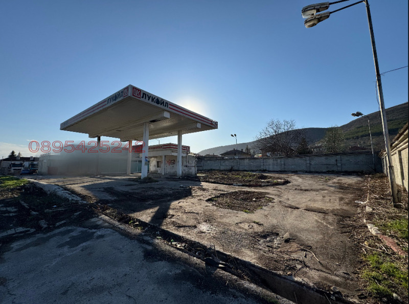 Продава БЕНЗИНОСТАНЦИЯ/ГАЗСТАНЦИЯ в град Шумен, Дивдядово - 1200 кв.м / 210 000 € » 410 724.30 лв.