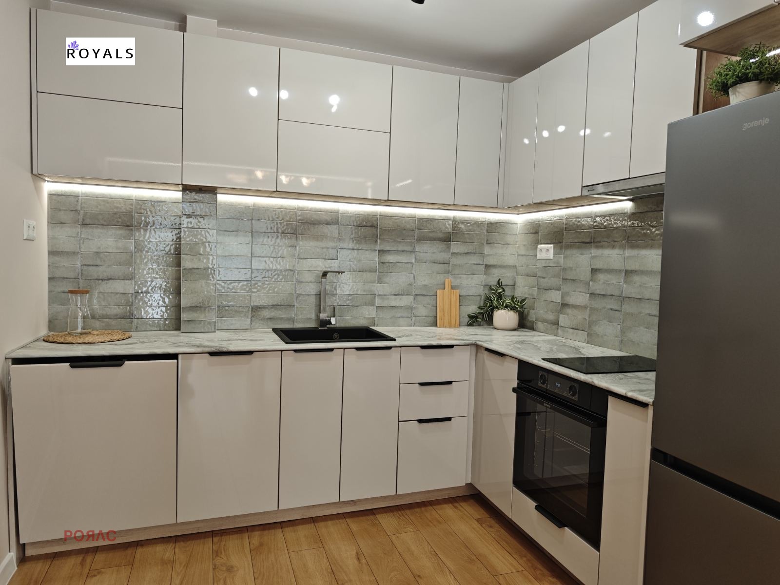 Продава 3-СТАЕН, гр. Варна, Спортна зала