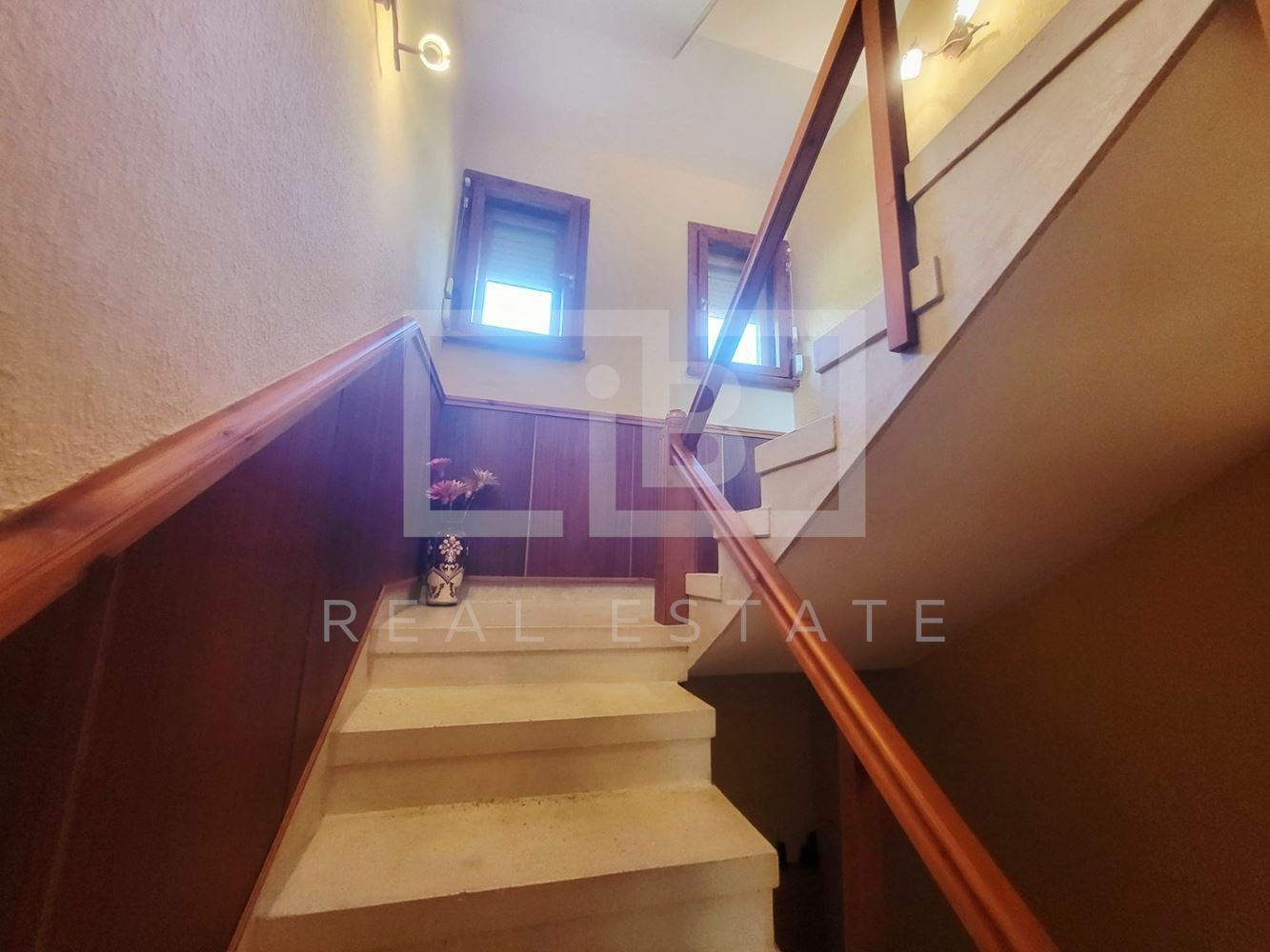 Продава КЪЩА, гр. София, с. Лозен, снимка 12 - Къщи - 55119362