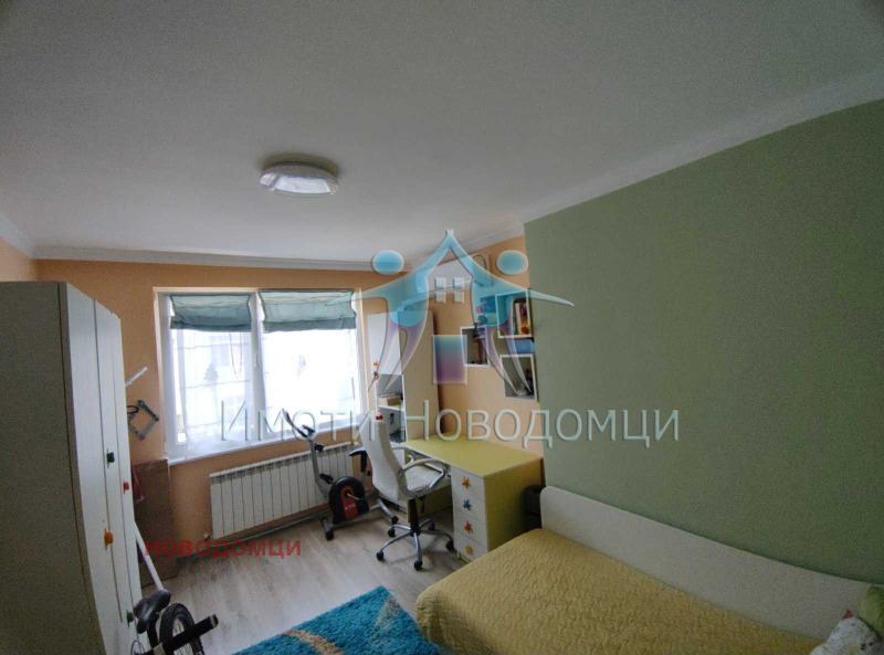 Продава ЕТАЖ ОТ КЪЩА, гр. Шумен, Център, снимка 3 - Етаж от къща - 52220972