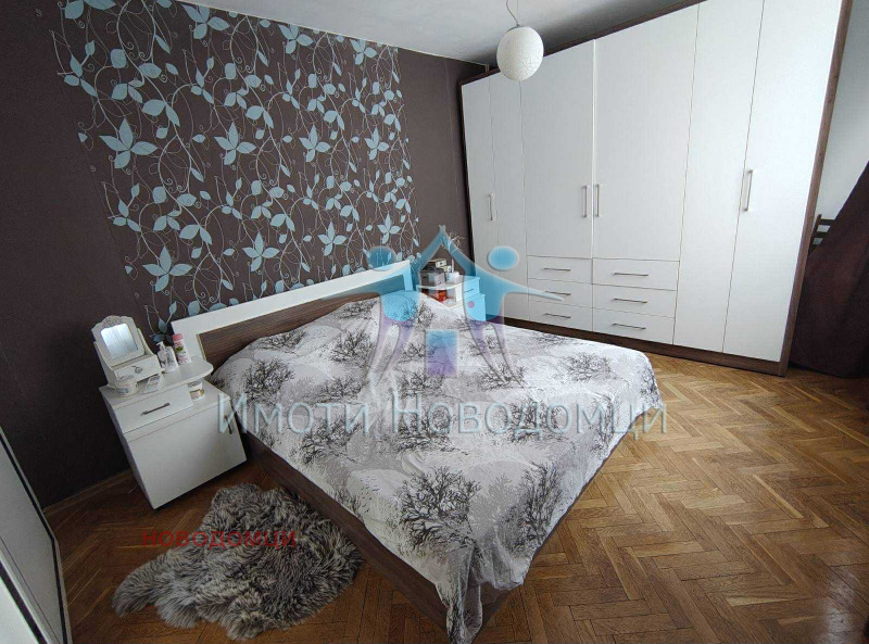 Продава ЕТАЖ ОТ КЪЩА, гр. Шумен, Център, снимка 2 - Етаж от къща - 52220972