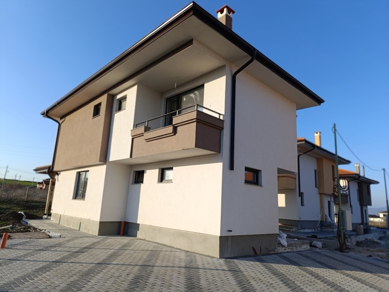 Продава КЪЩА в област София, с. Гурмазово - 180 кв.м / 365 000 € » 713 877.95 лв., 21-22 ИНВЕСТ ООД