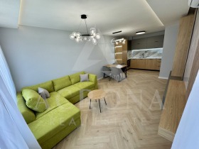 1 quarto Ostromila, Plovdiv