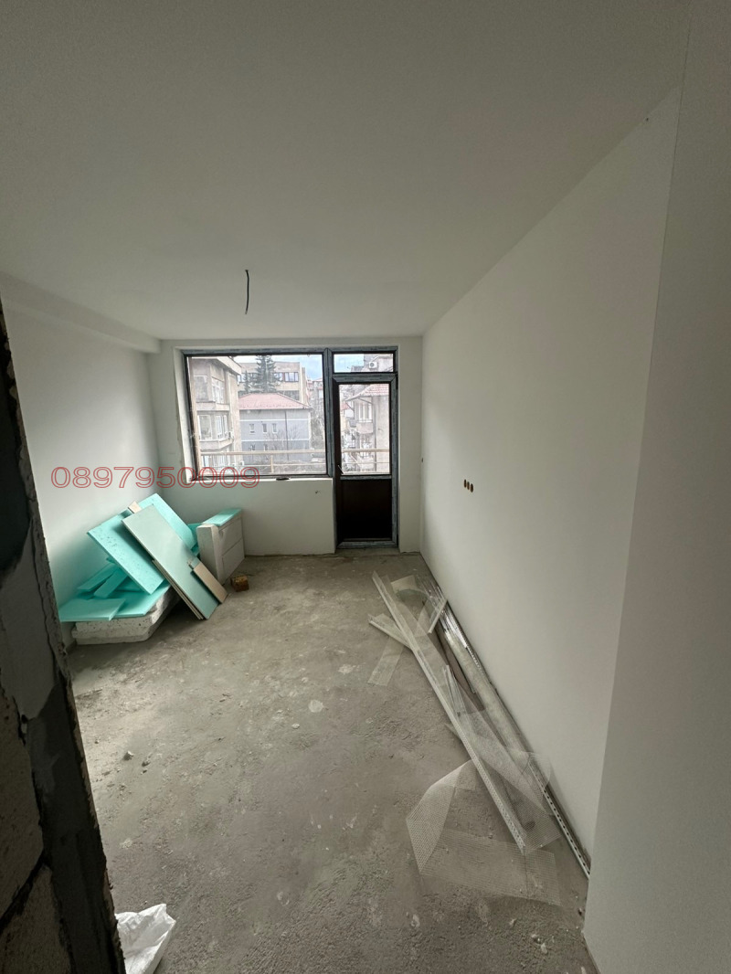 Продава 3-СТАЕН, гр. Дупница, област Кюстендил, снимка 2 - Апартаменти - 52779587