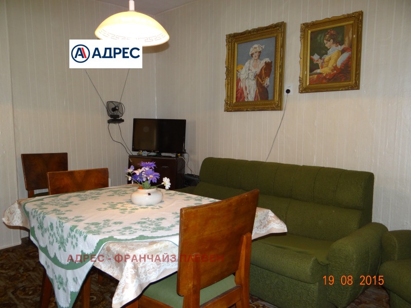 In vendita  Casa Pleven , 9-ti kvartal , 60 mq | 53876918