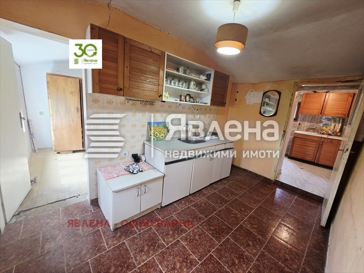 Продава КЪЩА, с. Осеново, област Варна, снимка 11 - Къщи - 54034269