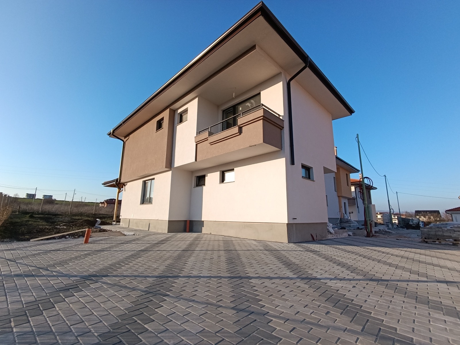 Продава КЪЩА, с. Гурмазово, област София област