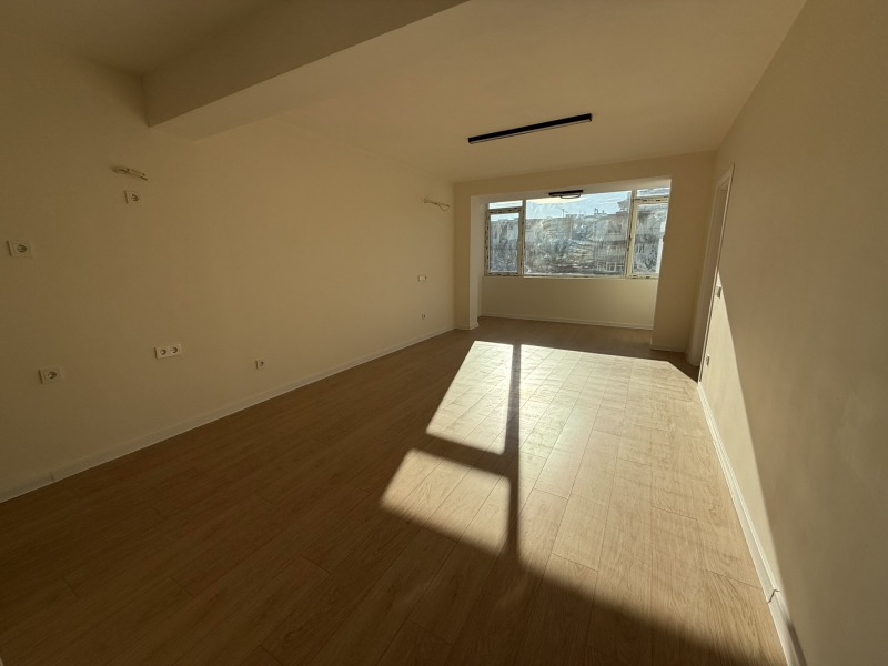 Продава 4-СТАЕН, гр. Варна, Център, снимка 2 - Апартаменти - 52551559