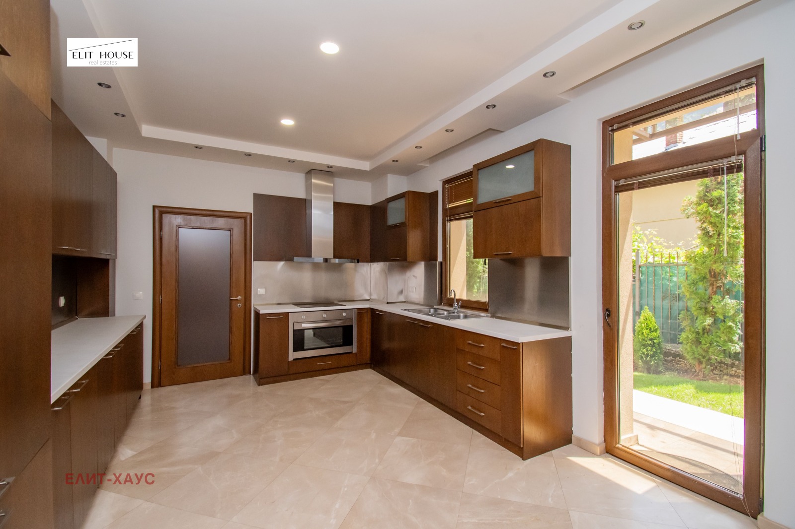 Продава КЪЩА, гр. София, Бояна, снимка 2 - Къщи - 48383069