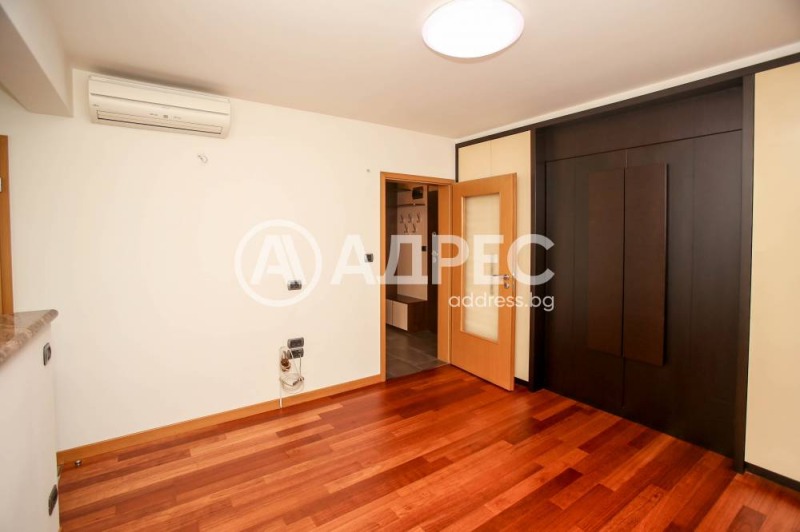 En venta  Estudio Sofia , Svoboda , 43 metros cuadrados | 35518661 - imagen [6]