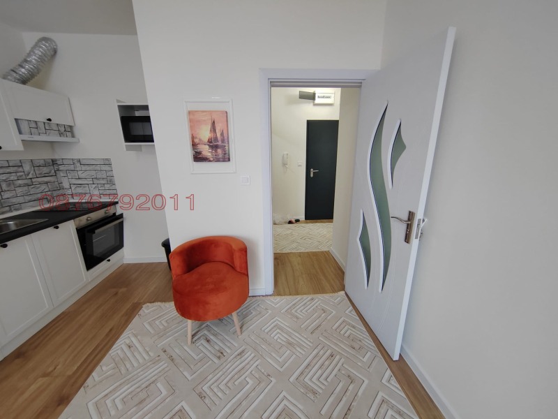 Продава 2-СТАЕН, гр. Бургас, Изгрев, снимка 2 - Апартаменти - 52781990