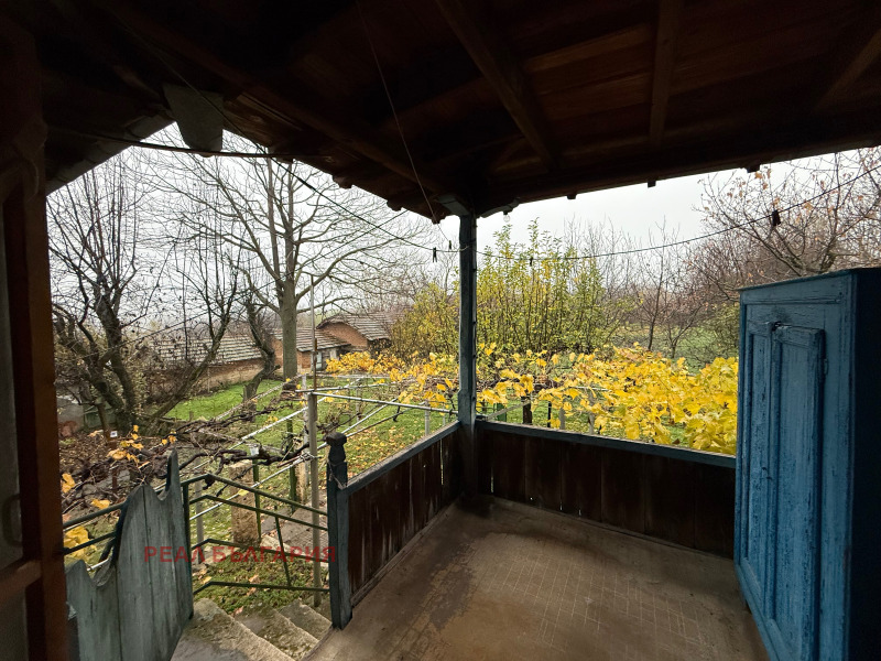 Продава КЪЩА, с. Екзарх Йосиф, област Русе, снимка 12 - Къщи - 52652815