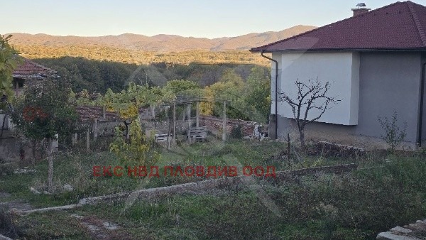 Продава КЪЩА, с. Бегунци, област Пловдив, снимка 2 - Къщи - 54611944