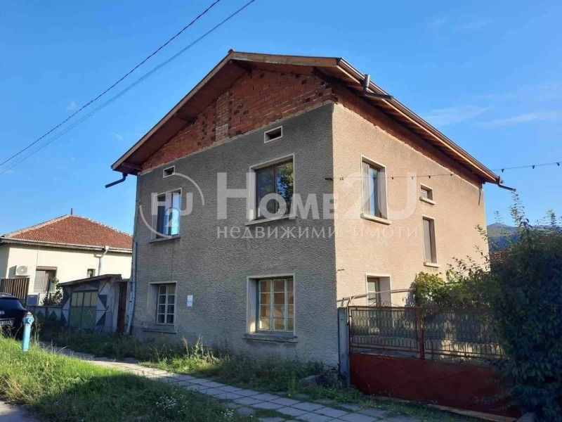 Продава КЪЩА, с. Разлив, област София област