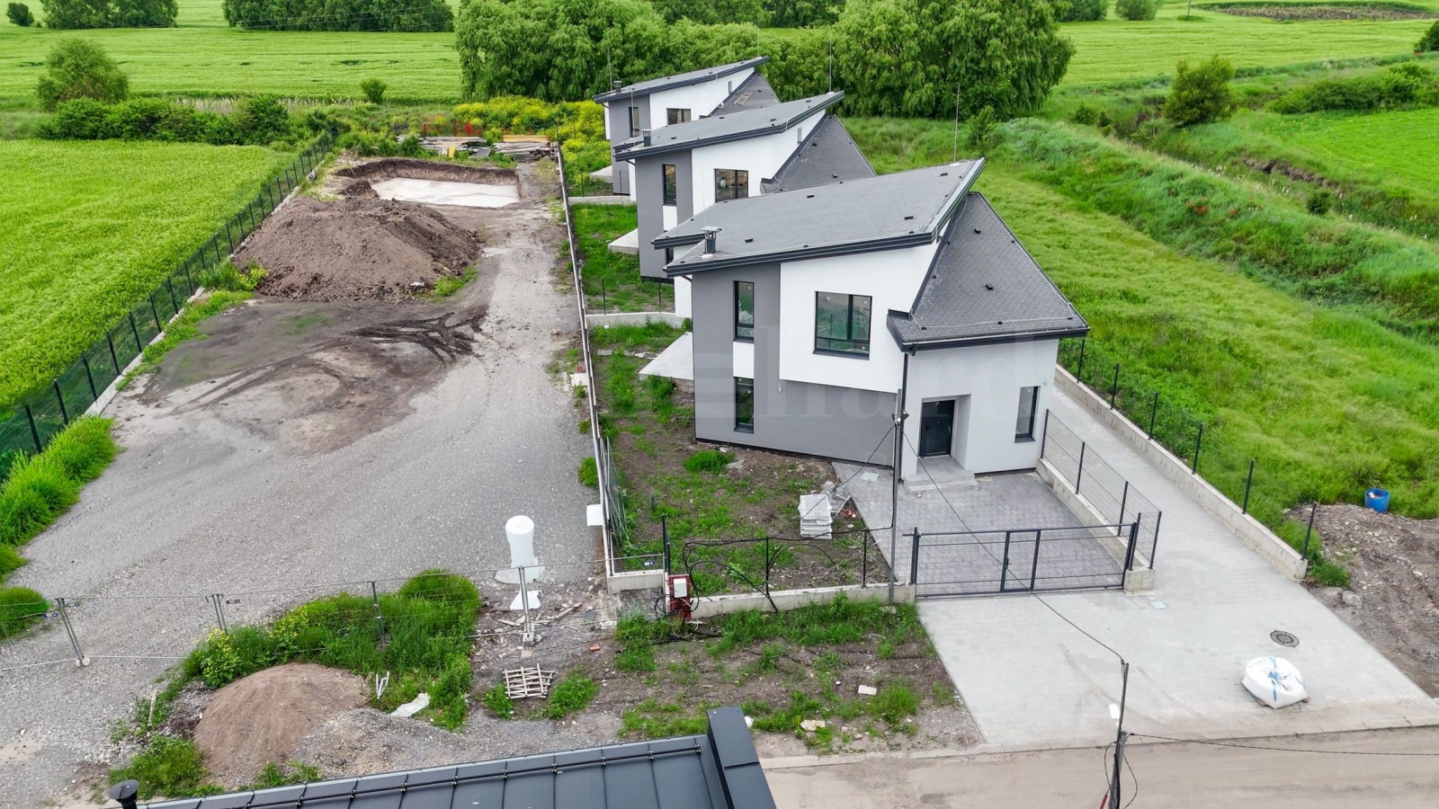 Продава КЪЩА, с. Равно поле, област София област, снимка 7 - Къщи - 56039227