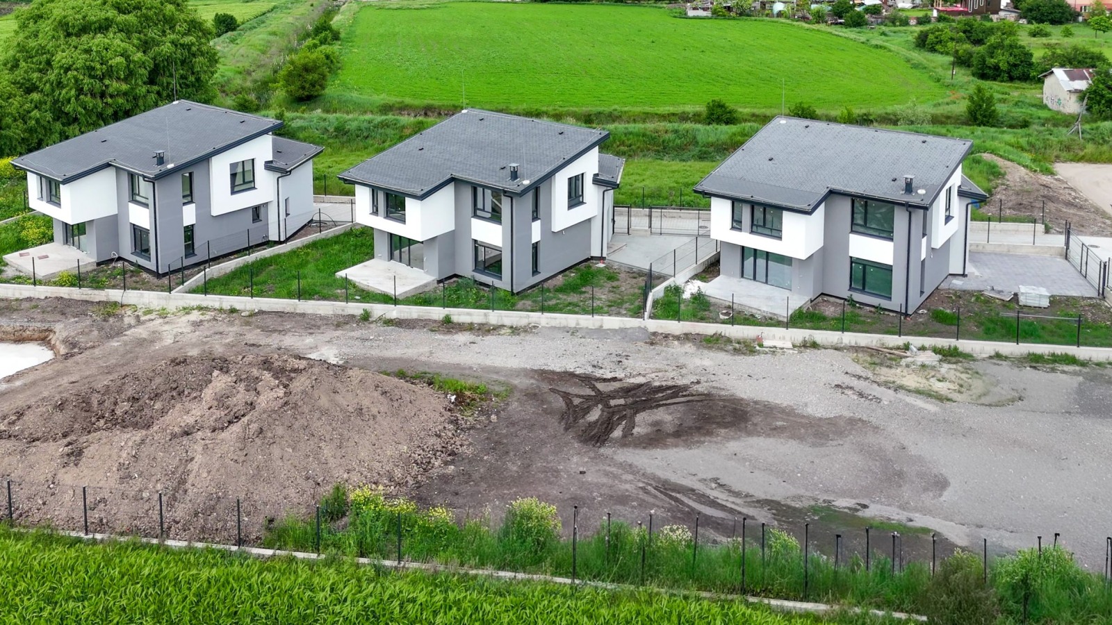 Продава КЪЩА, с. Равно поле, област София област, снимка 3 - Къщи - 56039227
