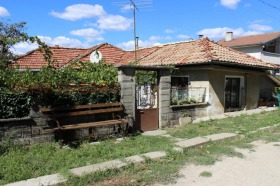 Продава  Къща, с. Лозево