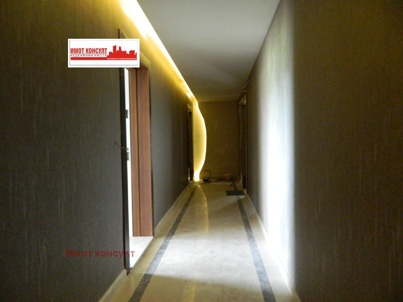 For Sale  2 bedroom Plovdiv , Hristo Smirnenski , 113 sq.m | 21349451 - image [2]