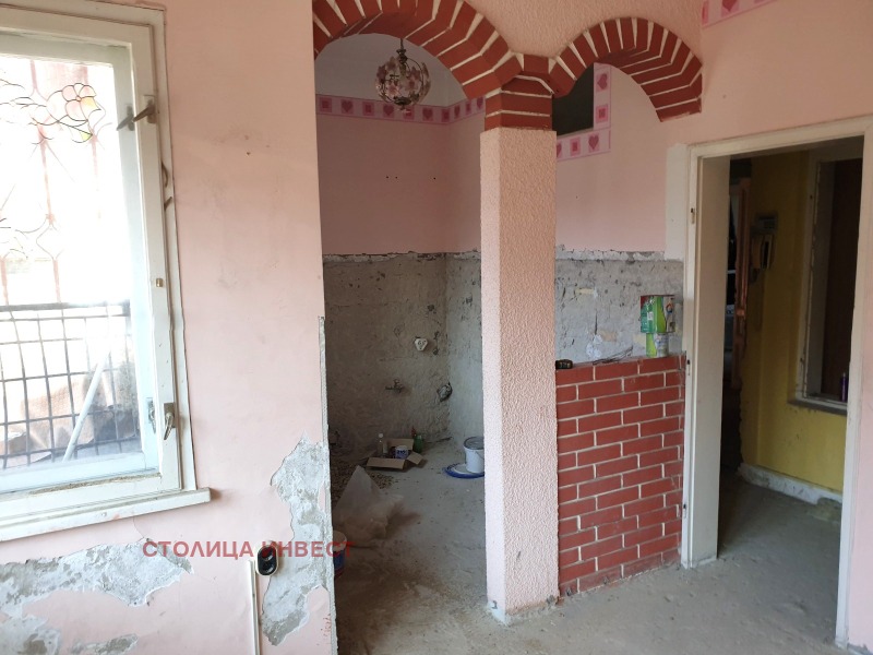 Продава ЕТАЖ ОТ КЪЩА, гр. Русе, Център, снимка 5 - Етаж от къща - 53463865