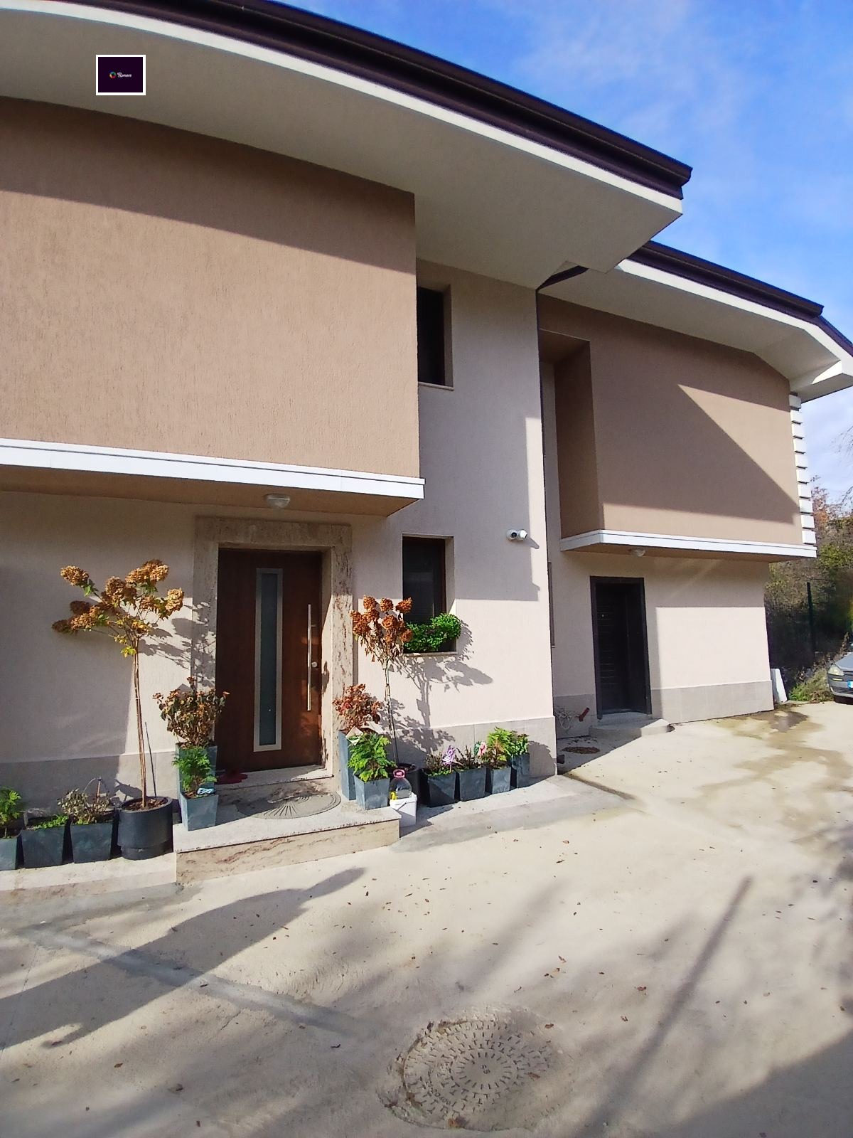 Продава КЪЩА, гр. Варна, Възраждане 2, снимка 2 - Къщи - 52377075