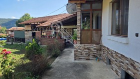Hus Petko Slavejkov, region Gabrovo