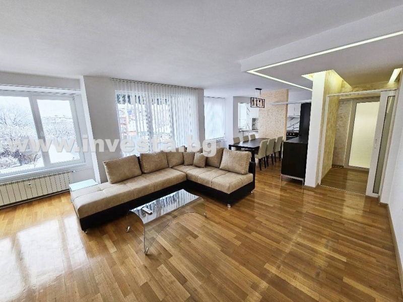 Till salu  2 sovrum Plovdiv , Karsjijaka , 134 kvm | 32180752