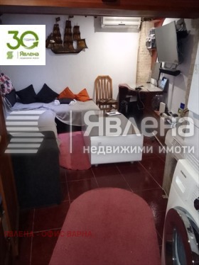 Studio Kolhozen pazar, Varna 4