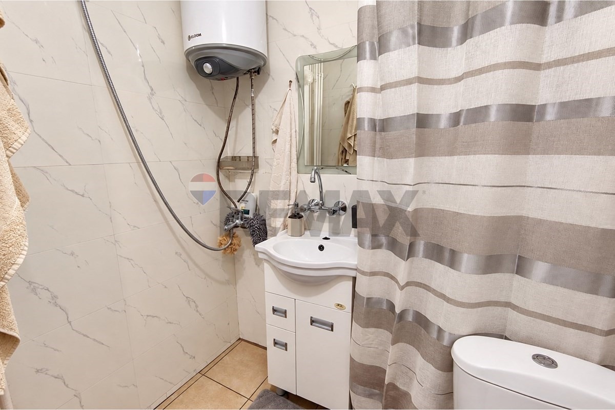 Продава 1-СТАЕН, гр. Шумен, Тракия, снимка 2 - Апартаменти - 56219881
