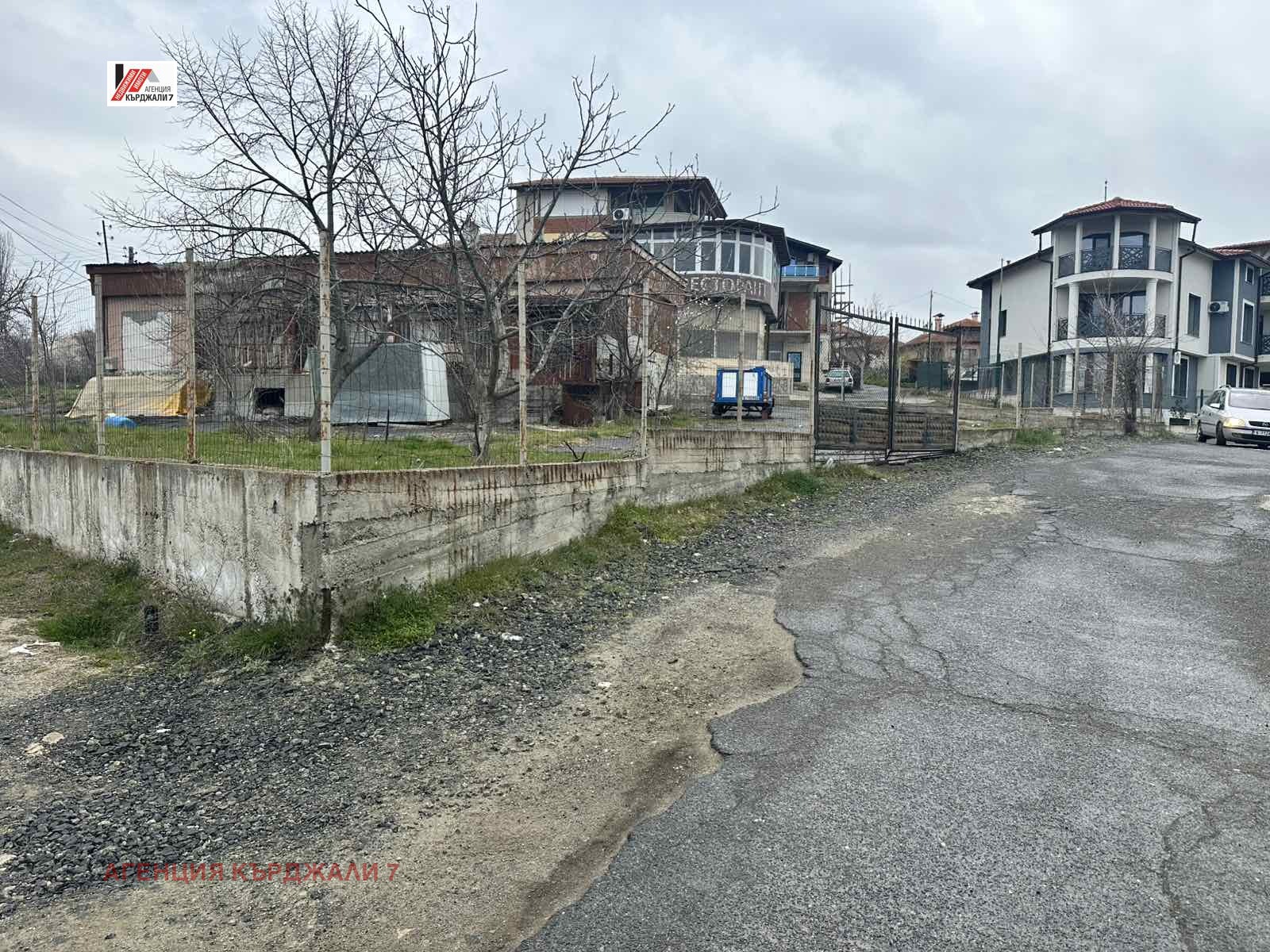 Продава МАГАЗИН, с. Сипей, област Кърджали, снимка 10 - Магазини - 54222709