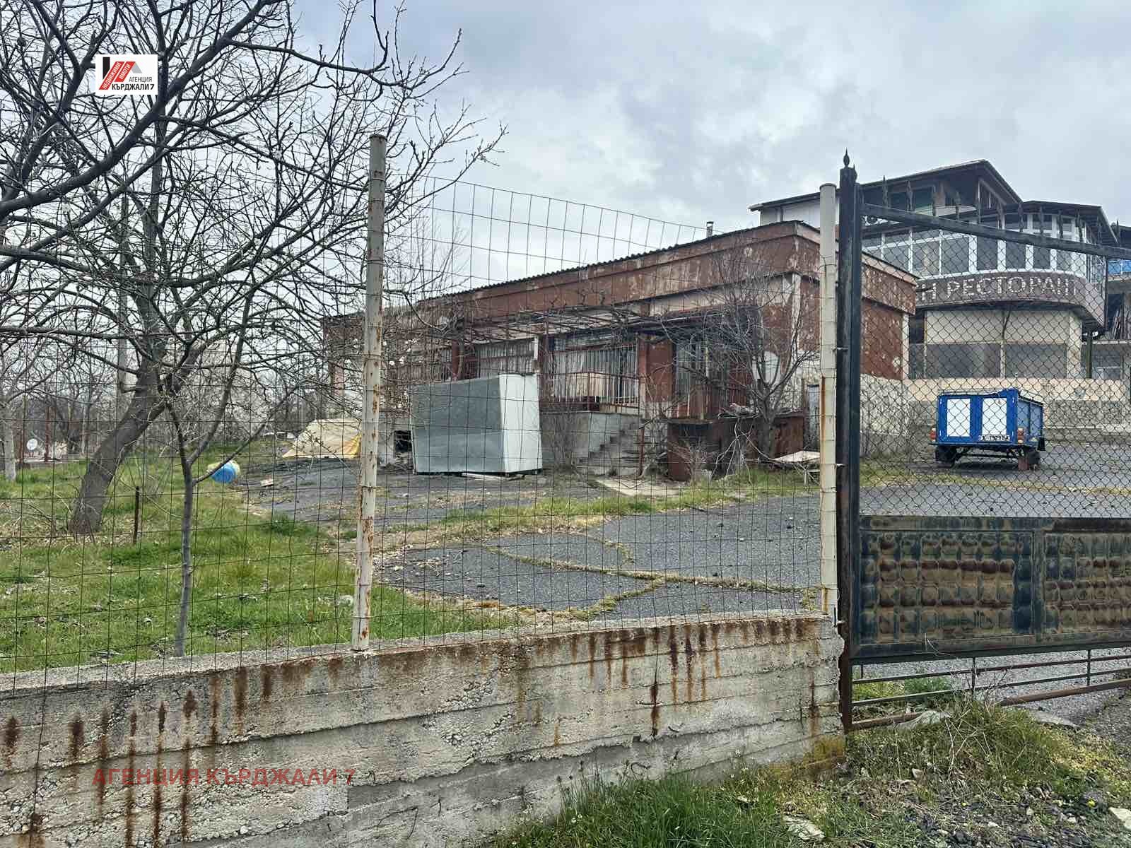 Продава МАГАЗИН, с. Сипей, област Кърджали