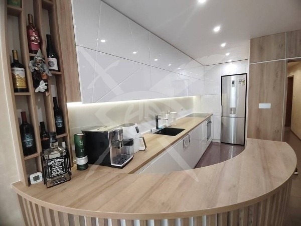 Продава 3-СТАЕН, гр. Бургас, Център, снимка 4 - Апартаменти - 53629998