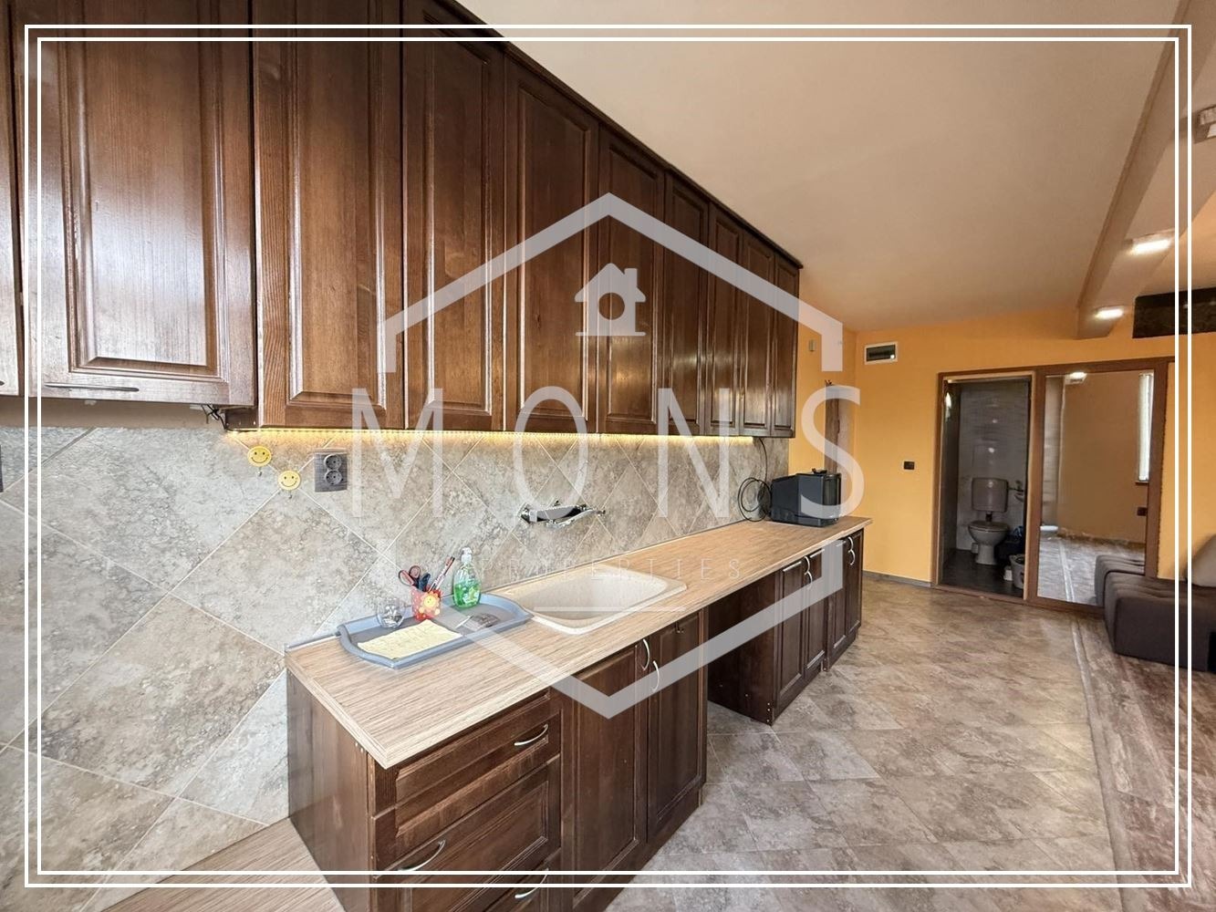 Продава МЕЗОНЕТ, гр. Велико Търново, Света гора, снимка 2 - Апартаменти - 54218467