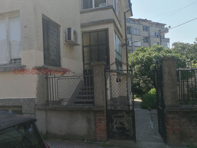 De vânzare  Etajul casei regiunea Burgas , Aitos , 190 mp | 68690227