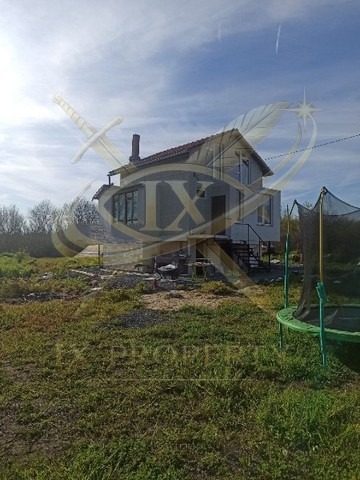 Продава КЪЩА, с. Светлина, област Бургас, снимка 2 - Къщи - 54366284