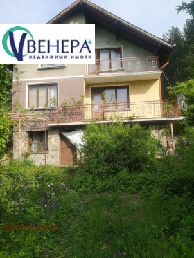 Обява Продава КЪЩА,с. Владо Тричков, област София