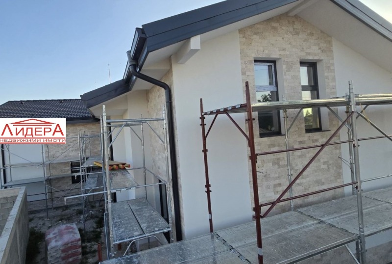 Продава КЪЩА, област Пловдив, с. Радиново • 231000 € • 16469626 — Holmes.bg