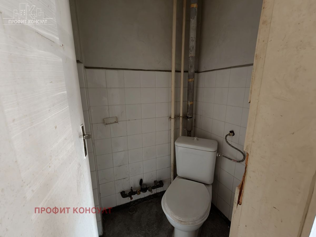 Продава МАГАЗИН, гр. Велико Търново, Център, снимка 5 - Магазини - 49526789