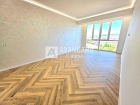 2 quartos Centar, Varna