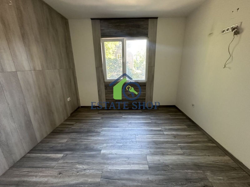 Te koop  2 slaapkamers Plovdiv , Kjutsjuk Parizj , 69 m² | 38260990
