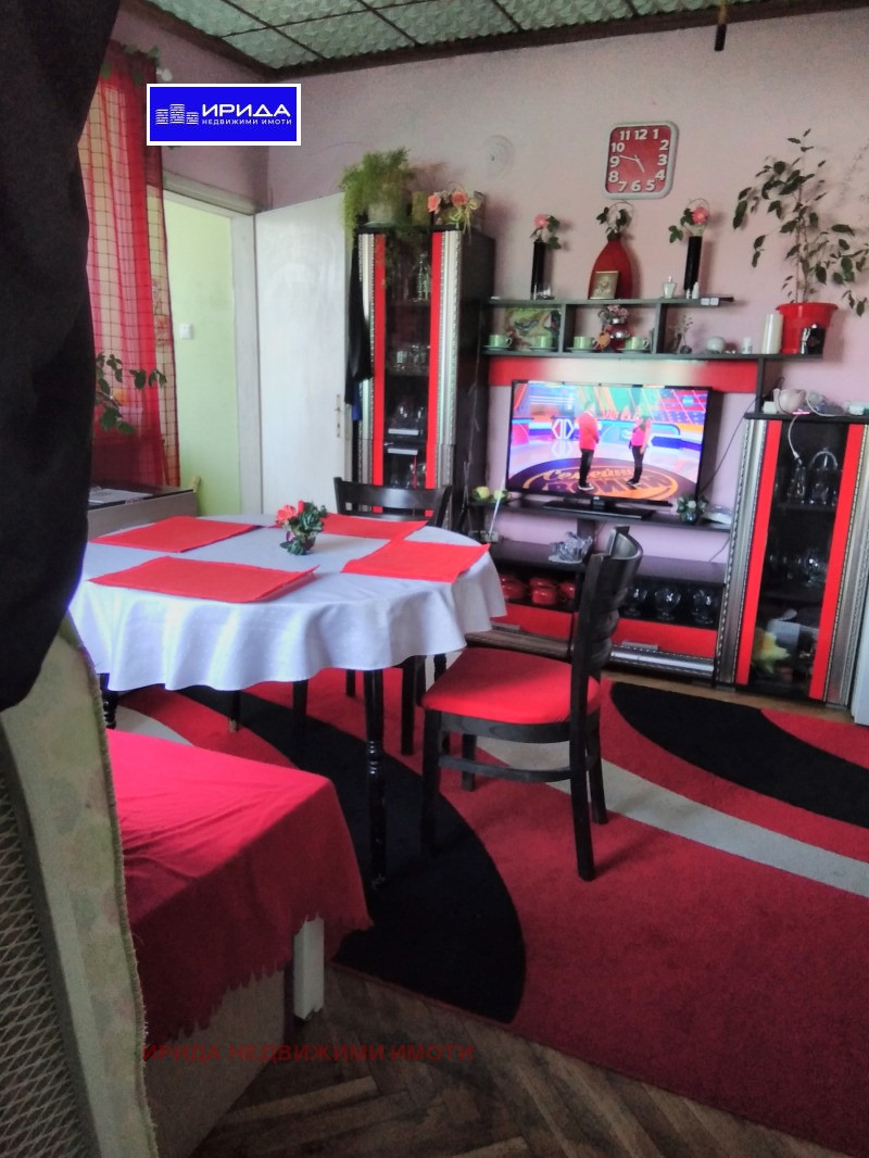 Продава КЪЩА, гр. София, гр. Нови Искър