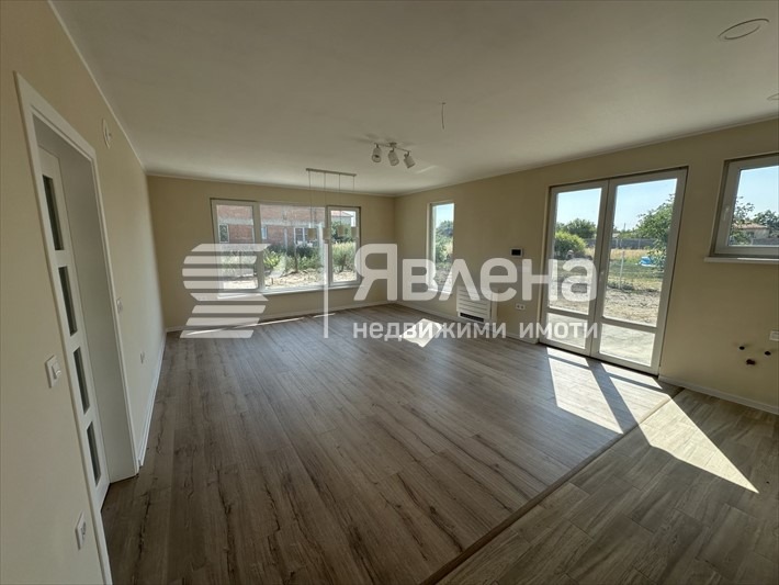 Продава КЪЩА, с. Граф Игнатиево, област Пловдив, снимка 8 - Къщи - 55426865