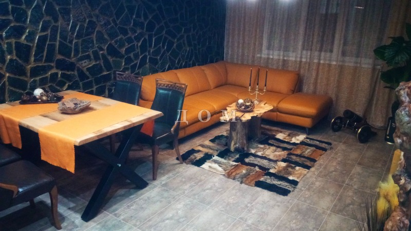 Продава 2-СТАЕН в град Шумен, Добруджански - 59 кв.м / 130 000 € » 254 257.90 лв., ДОМ