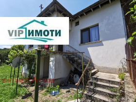 Продажба на имоти в с. Сопот, област Ловеч - изображение 5 