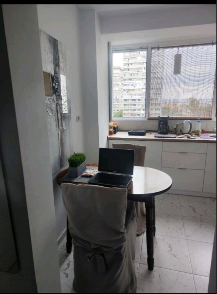 Продава 2-СТАЕН, гр. Бургас, Лазур, снимка 2 - Апартаменти - 52535625