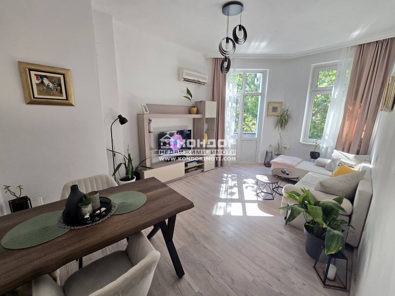 Zu verkaufen  Hausboden Plowdiw , Zentar , 140 qm | 85673680