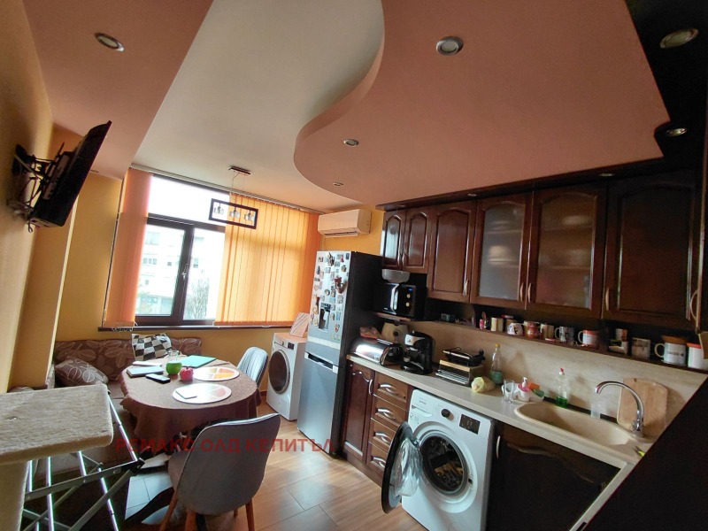 Продава 2-СТАЕН в област Велико Търново, гр. Павликени - 56 кв.м / 78 000 € » 152 554.74 лв., РЕМАКС ОЛД КЕПИТЪЛ