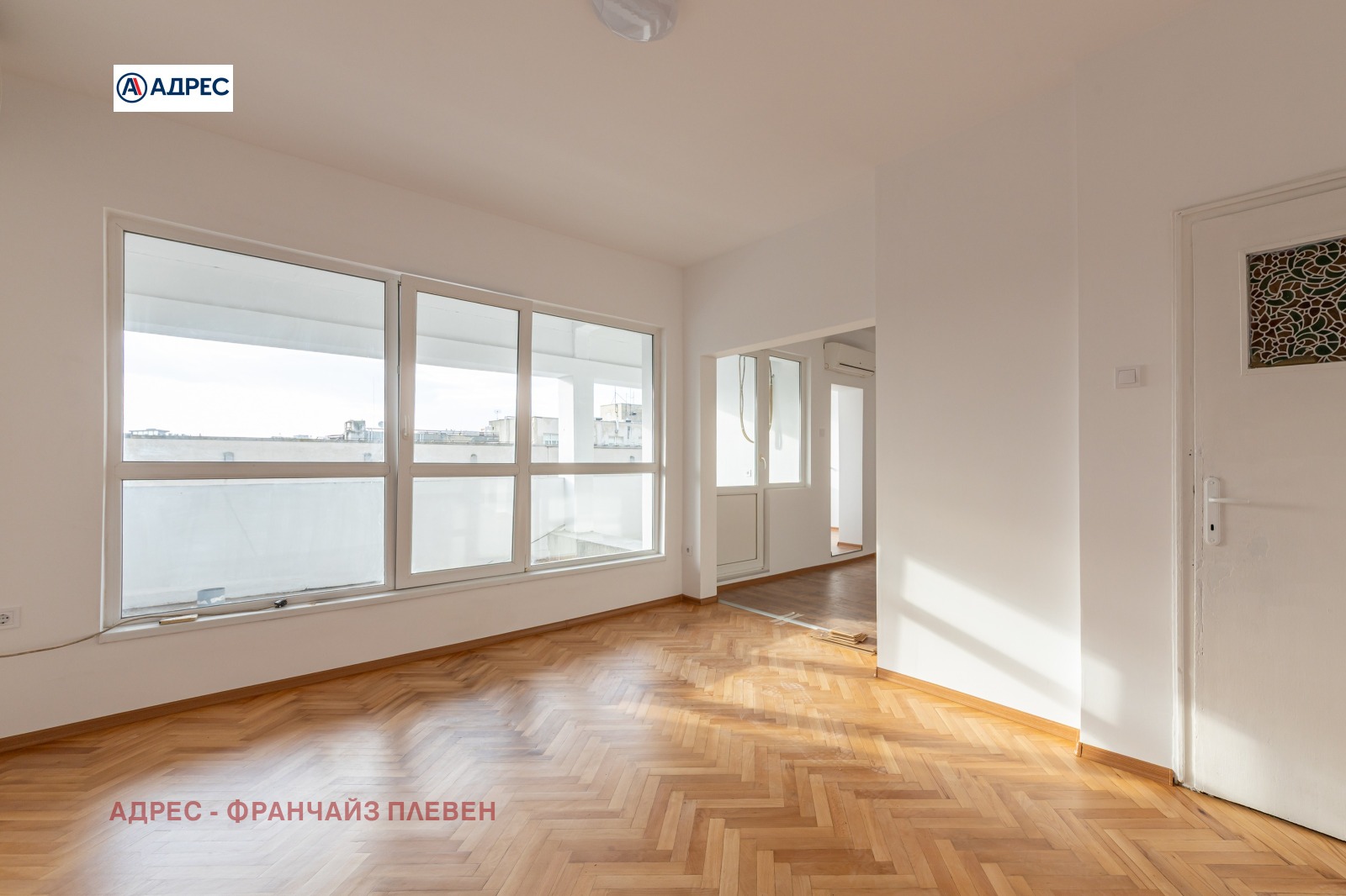 Продава МНОГОСТАЕН, гр. Плевен, Широк център