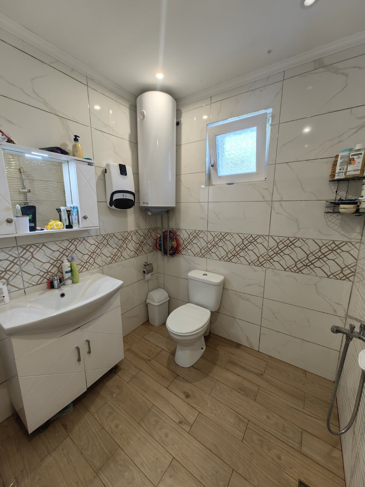 Продава КЪЩА, с. Бели Осъм, област Ловеч, снимка 15 - Къщи - 55091998